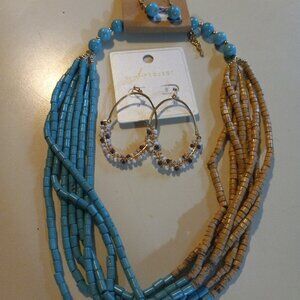 2 tone wooden bead 24' necklace with 2 pair coordinating earrings